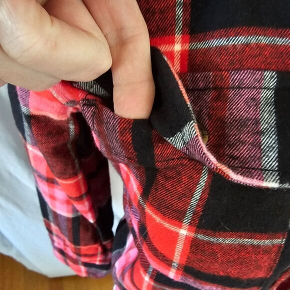Girls button down plaid flannel shirt - Picture 3 of 7